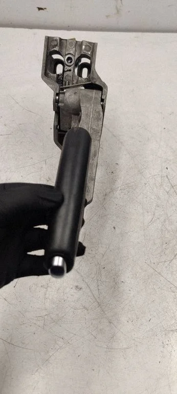 Handbrake/parking brake lever assembly 8P0711303C