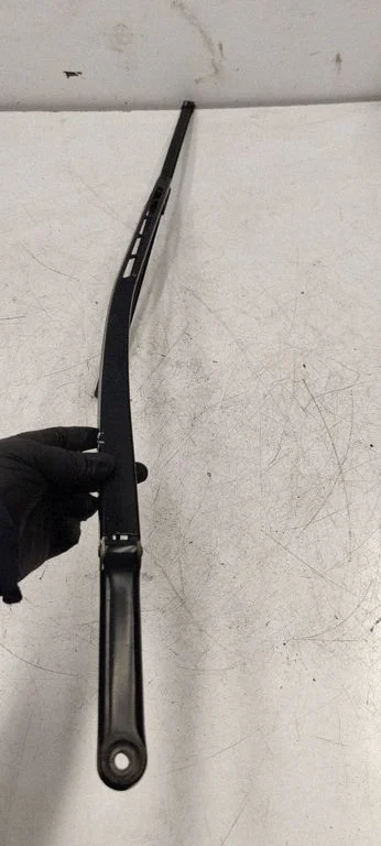 Front wiper blade arm 8P1955408A