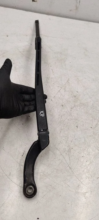 Front wiper blade arm 8E1955407C
