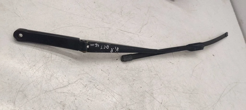 Front wiper blade arm 8E1955409