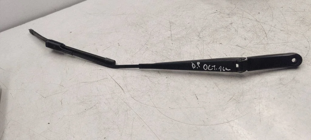 Front wiper blade arm 5E1955410
