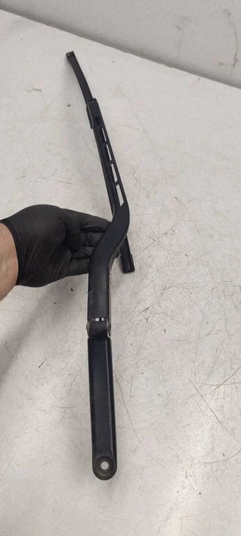 Front wiper blade arm 8P1955407A