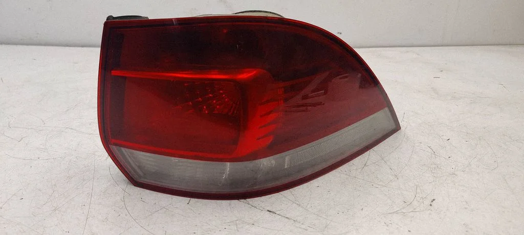 Rear/tail lights – rear right