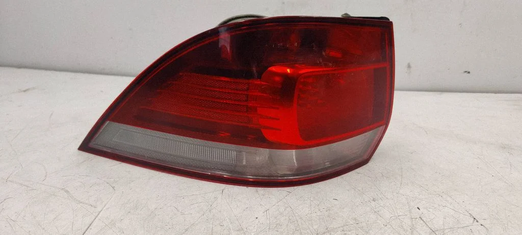 Rear/tail lights – rear right