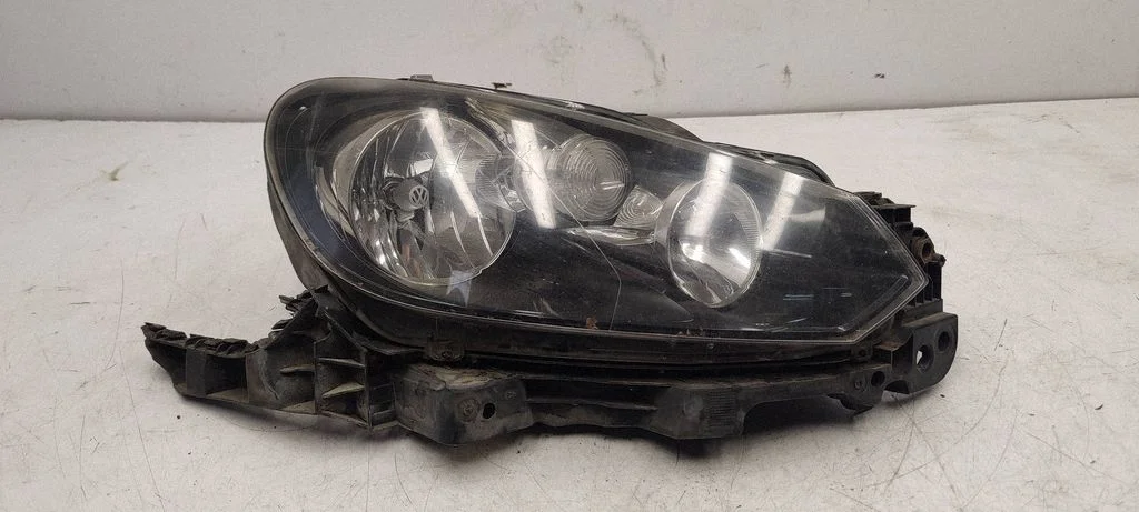 Headlight/headlamp – right