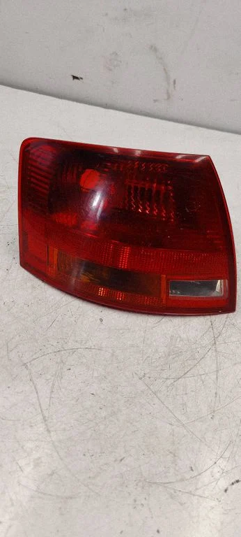 Rear/tail lights 8E9945095E
