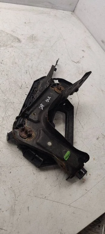 Headlight/headlamp mounting bracket – right