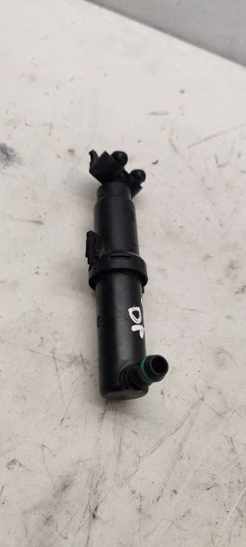 Headlight washer spray nozzle – Skoda Octavia Mk2 (1Z) (2004-2013)