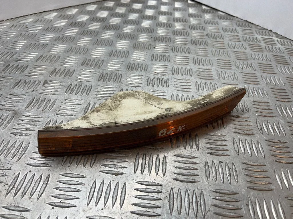 Priekšējais pagrieziena lukturis – Volkswagen Passat B6 (2005-2010)