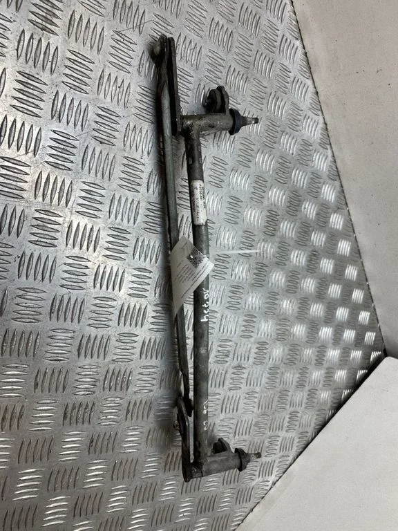 Front wiper linkage – Volkswagen Passat CC (2008-2016)