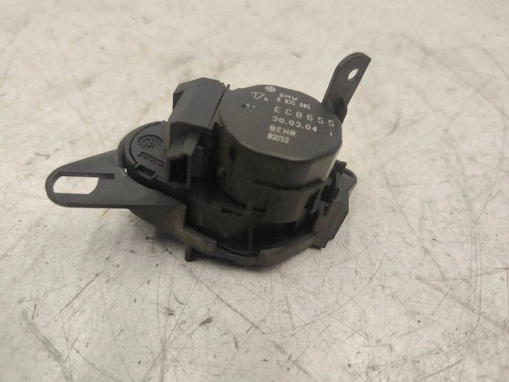Air flap motor/actuator 6935085