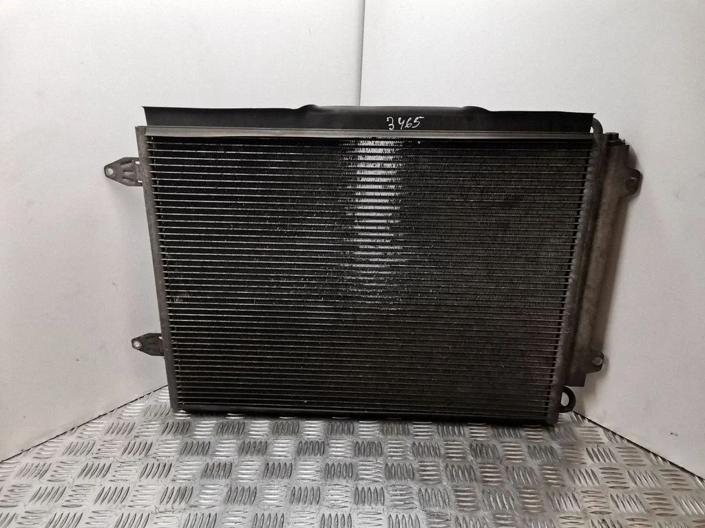 Kliimaseadme jahutusradiaator (kondensaator) PA66GF30