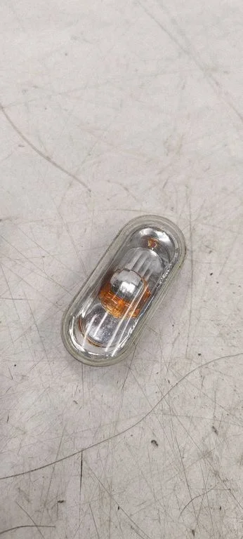Front fender indicator light 18A621B