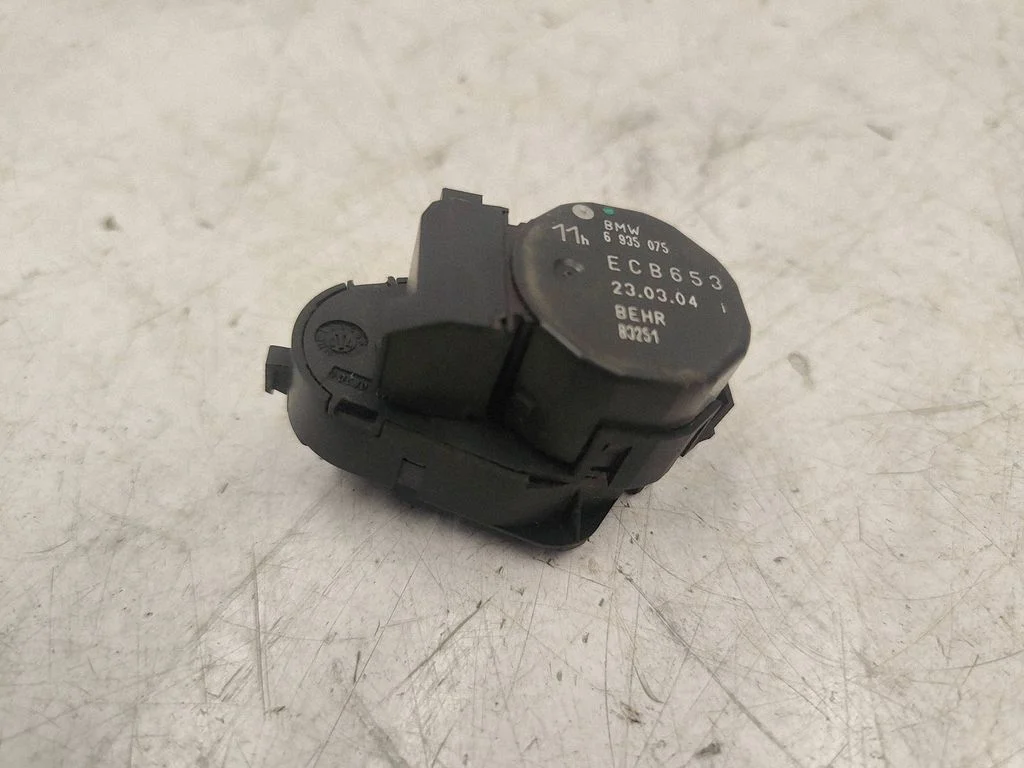 Air flap motor/actuator 6935075
