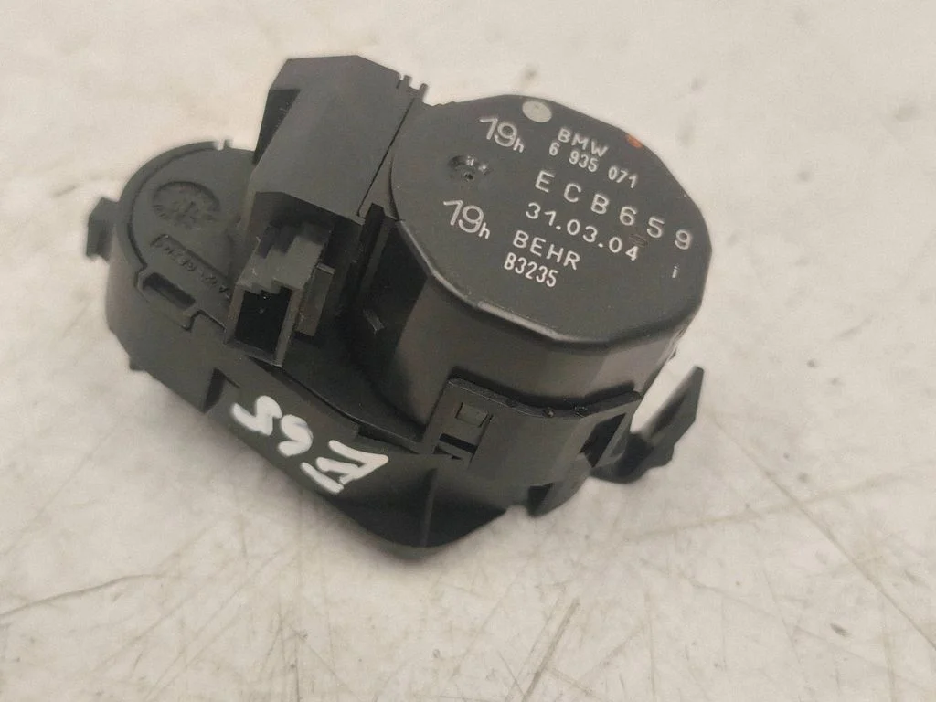 Air flap motor/actuator 6935071