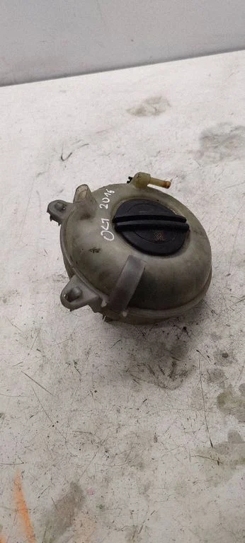 Coolant expansion tank/reservoir 5Q0121407A