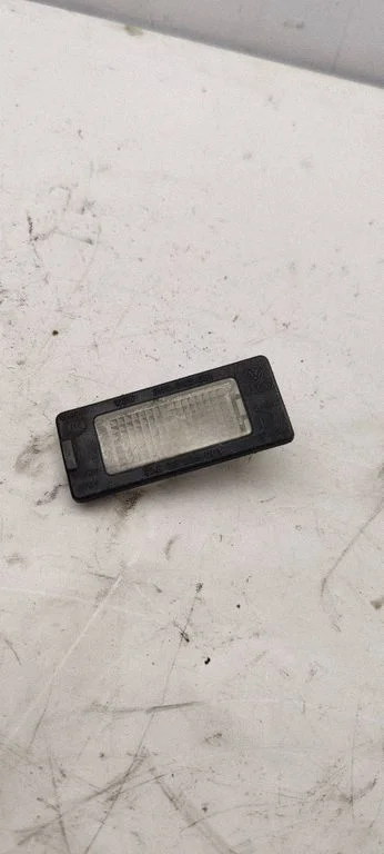 Oświetlenie tablicy rejestracyjnej 5N0943021