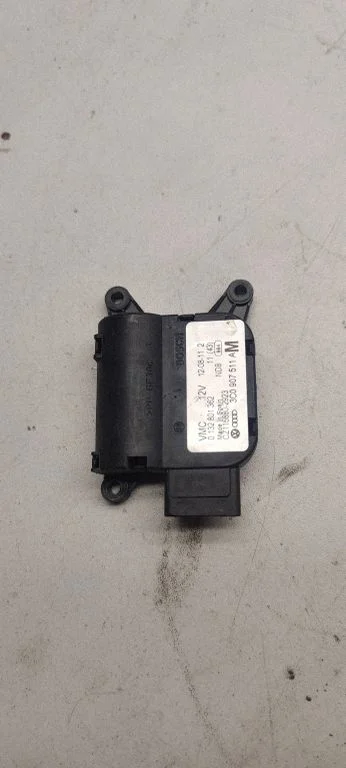 A/C air flow flap actuator/motor – Volkswagen Passat CC (2008-2016)