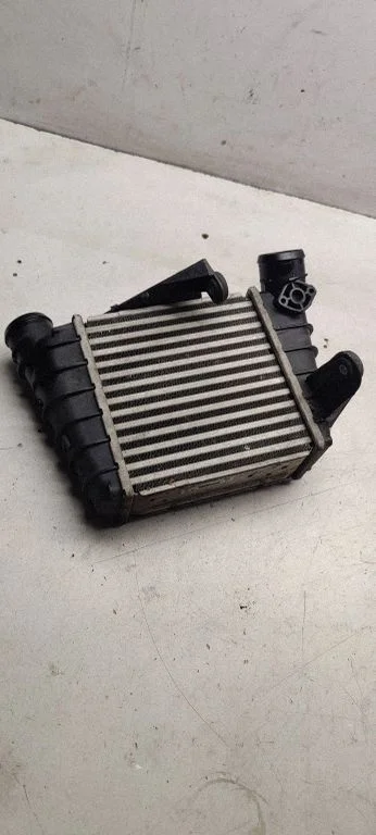 Vahejahuti radiaator – Volkswagen Polo IV 9N3 (2005-2009)