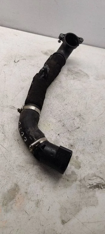 Turbo air intake inlet pipe/hose 04L131111T