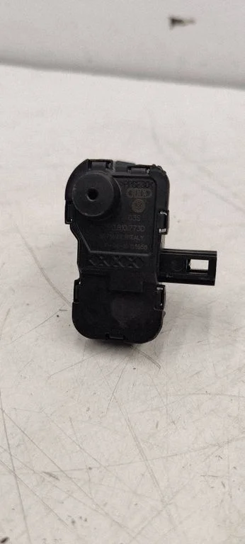 Fuel tank cap lock 7P0810773D