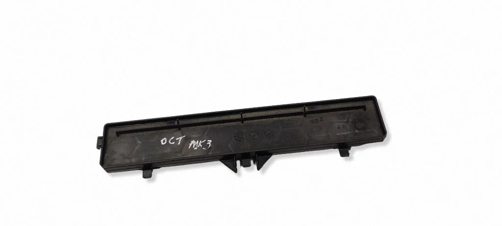 Air filter box cover – Skoda Octavia Mk3 (5E) (2013-2019)