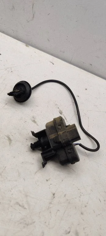 Fuel tank cap lock 5N0810773D