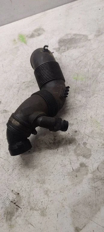 Air intake hose/pipe 3C0129654AG
