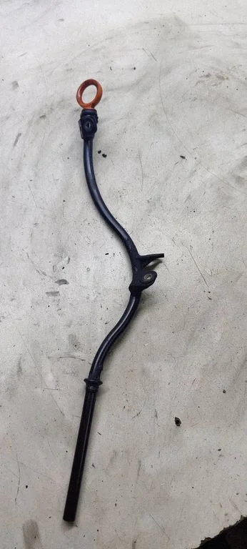 Oil level dip stick – Volkswagen Passat B6 (2005-2010)