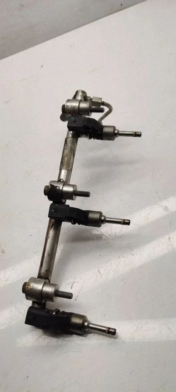 Fuel main line pipe 03H133317B