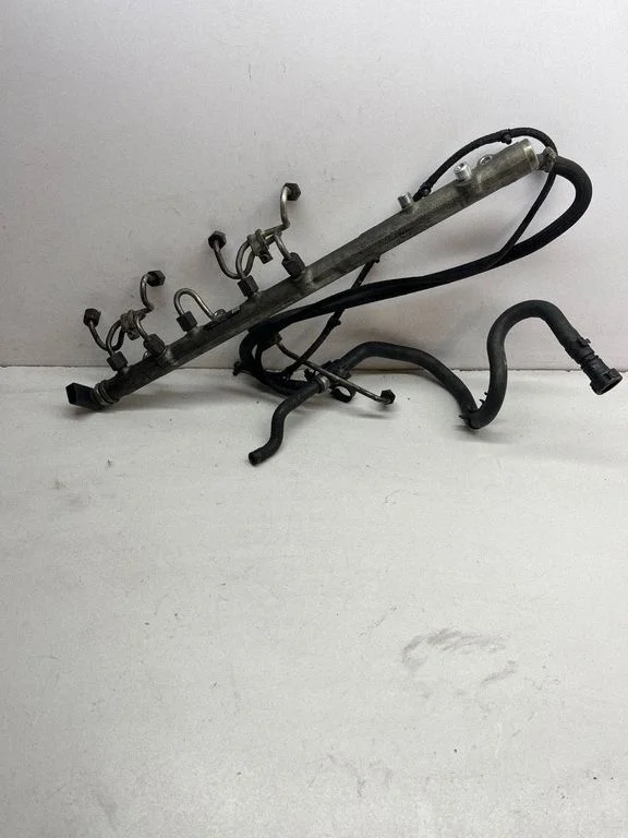 Degvielas maģistrālā caurule – BMW 5. sērija E60 E61 (2004-2010)