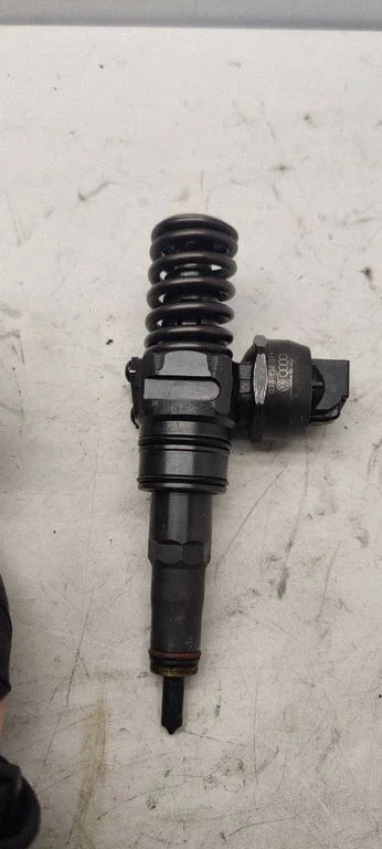 Fuel injector 038130079TX