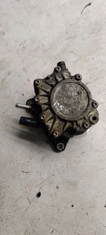 Fuel injection high pressure pump 03G145209c