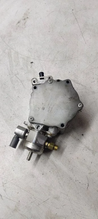 Fuel injection high pressure pump 06j145100B