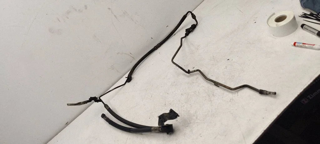 Power steering hose/pipe/line 23498211