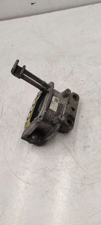 Engine mount bracket 5Q0199262DE