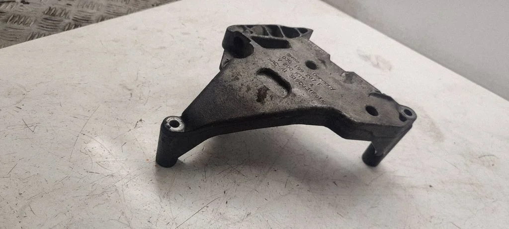 Engine mounting bracket 03G199207F