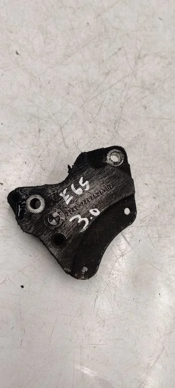 Power steering pump mounting bracket – BMW 7 Series E65 E66 (2001-2008)