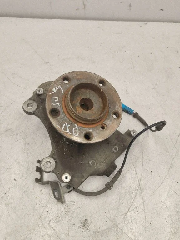 Front wheel hub 6753462