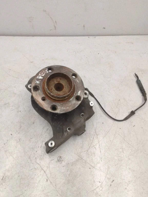Front wheel hub 6753461