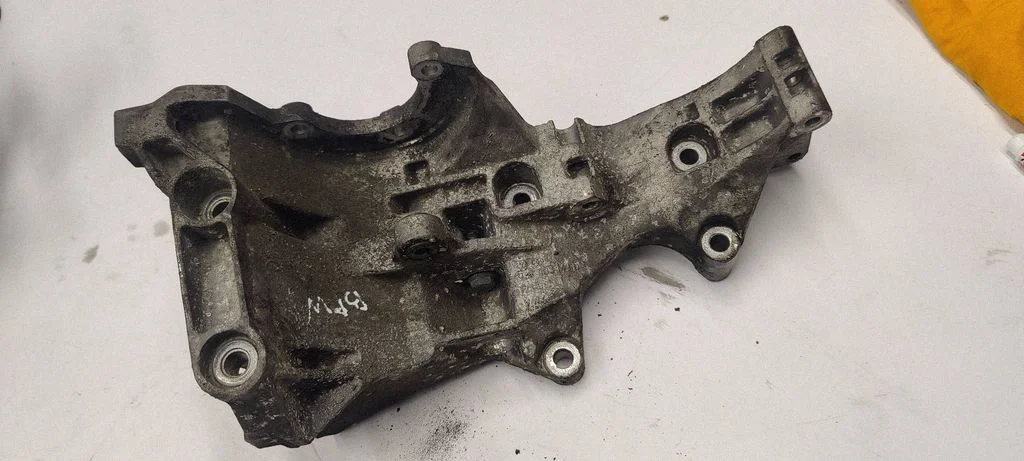 Generator/alternator bracket 03G903143D