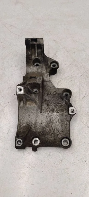 Wspornik alternatora – Audi A3 S3 8P (2003-2012)