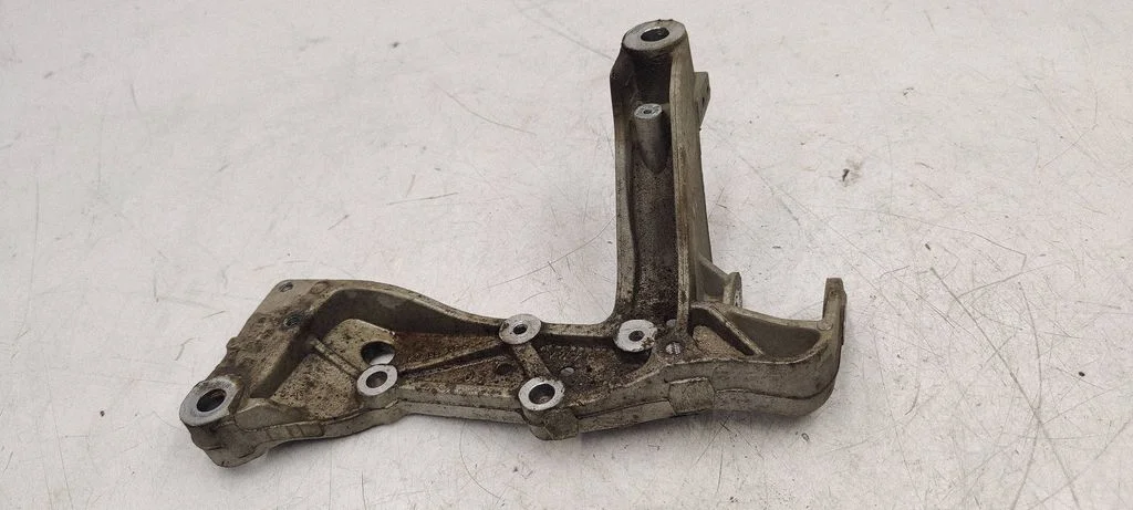 Front lower control arm/wishbone 1K0199295E