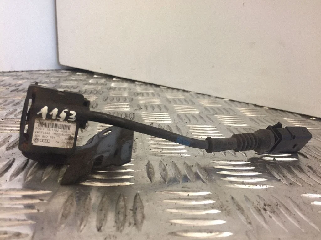 Acceleration sensor – Volkswagen Phaeton (2002-2016)