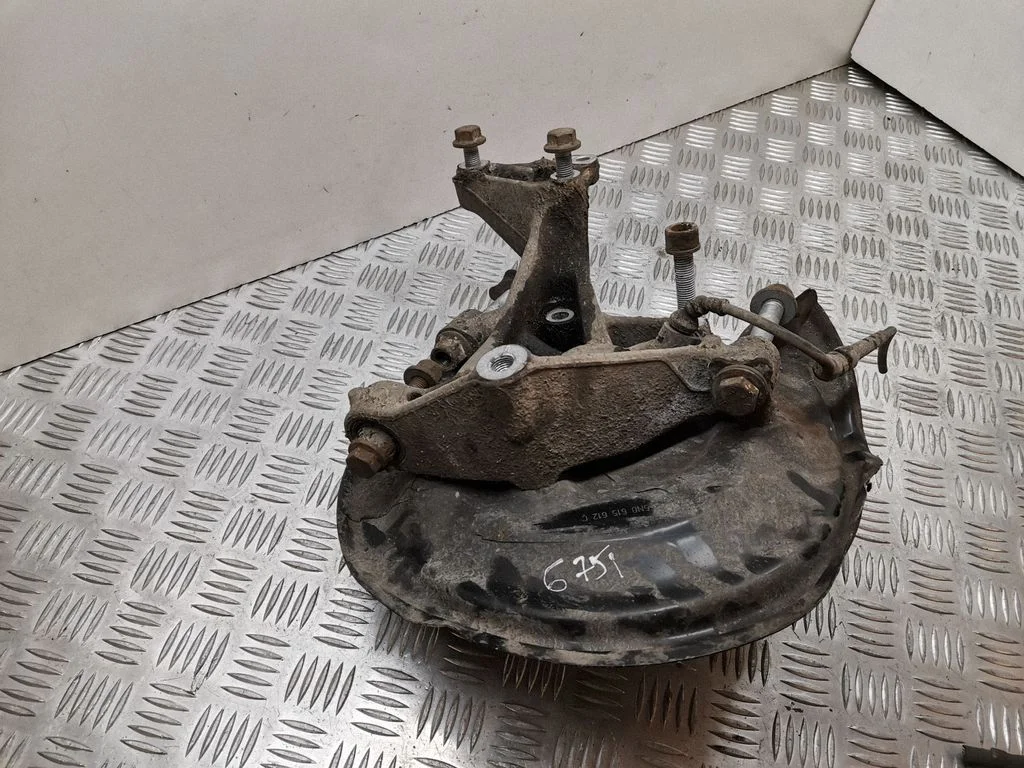 Tagumine rumm 5N0615612C