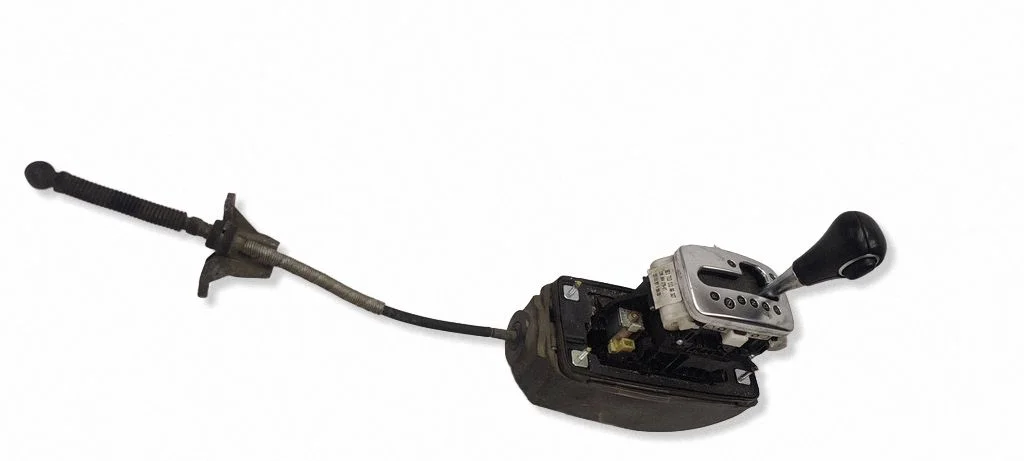Gear selector mechanism 8E1713111AA