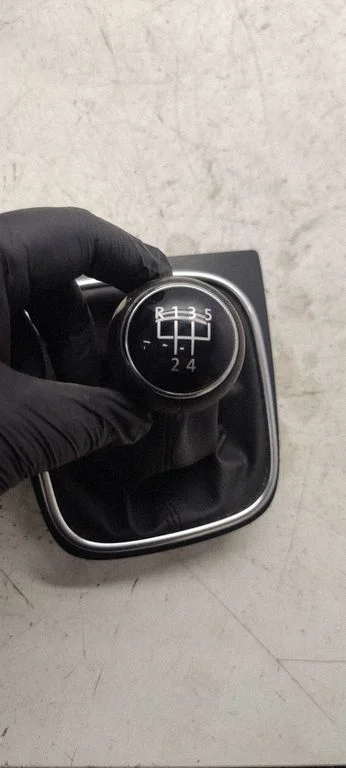 Gear selector mechanism – Volkswagen Jetta VI (2011-2018)