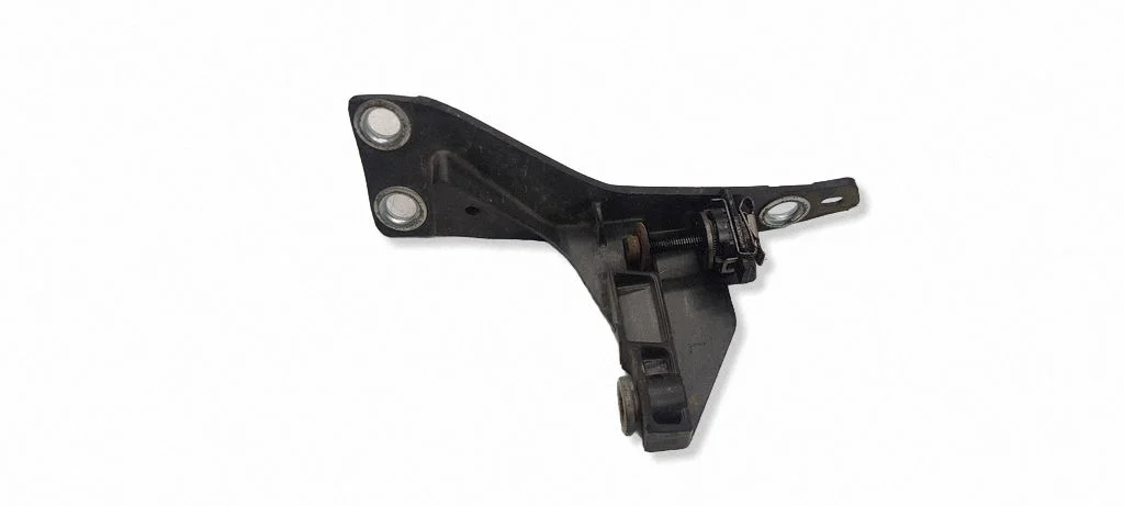 Front bumper mounting bracket – front left