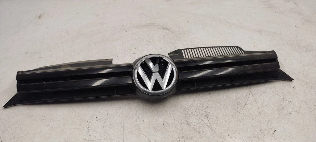 Front bumper upper radiator grill 1K9853653A