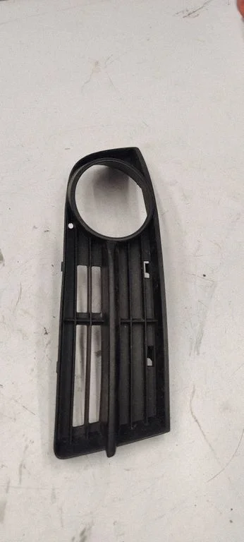 Front bumper lower grill – Volkswagen Touran I (2003-2010)